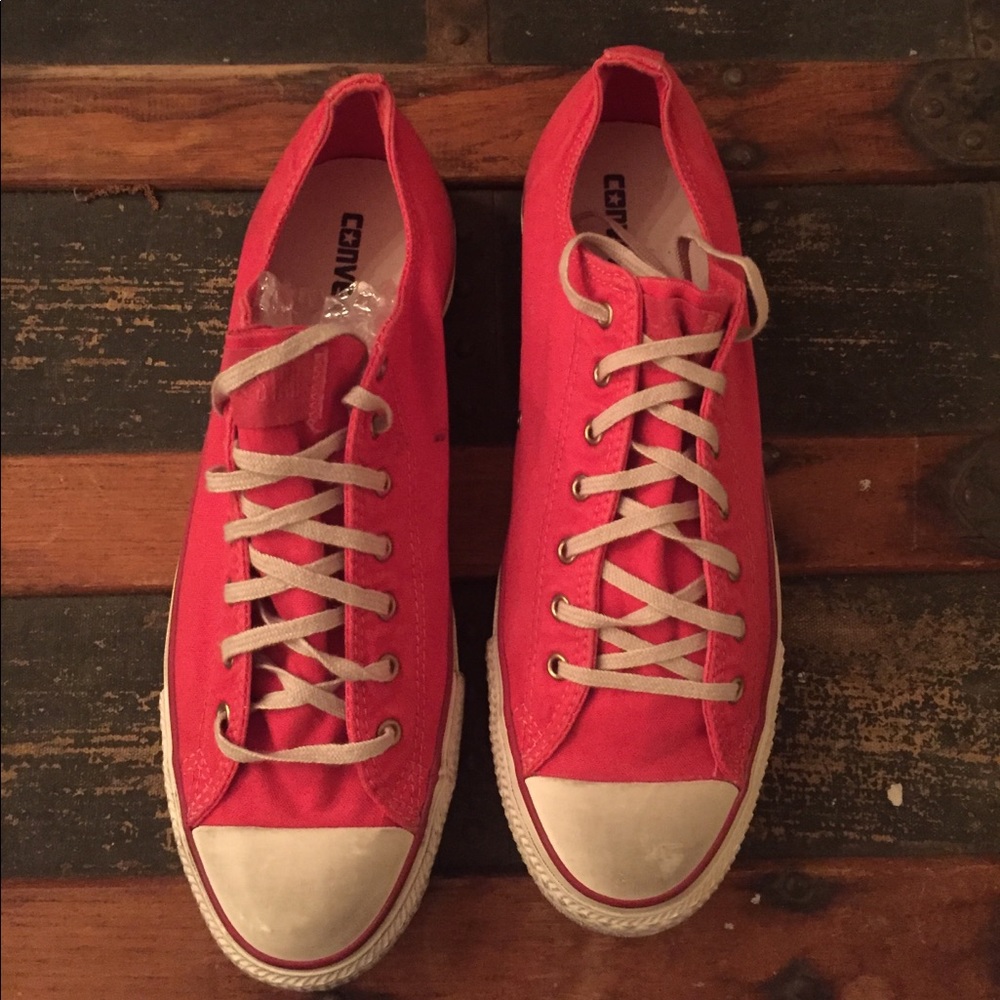 Tango Red Converse